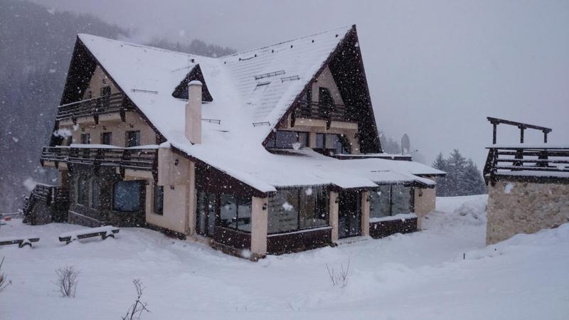 Taverna Pietrei Craiului Зэрнешти Экстерьер фото